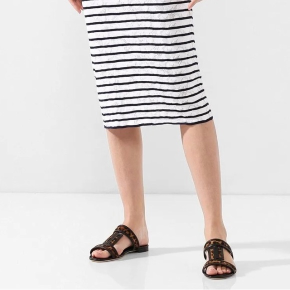 Tod’s leopard calf hair & black leather sandals. $ Firm - Picture 5 of 13